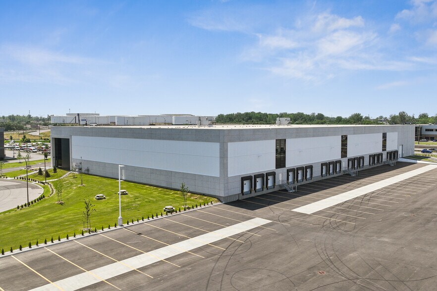 More Photos Of 1 Rue François Bricault, Pointe-aux-trembles Unknown For Lease