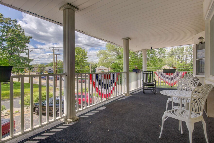 More Photos Of 17 Wilder St, Conway Hotel For Sale