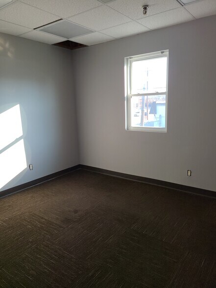 More Photos Of 6780 Southwest Ave, Saint Louis Flex For Lease