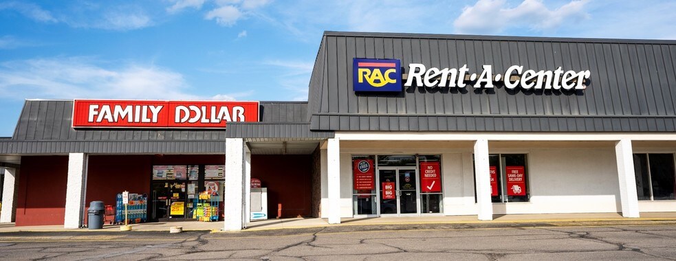 More Photos Of 2700-2790 Mahoning Ave NW, Warren Storefront For Lease