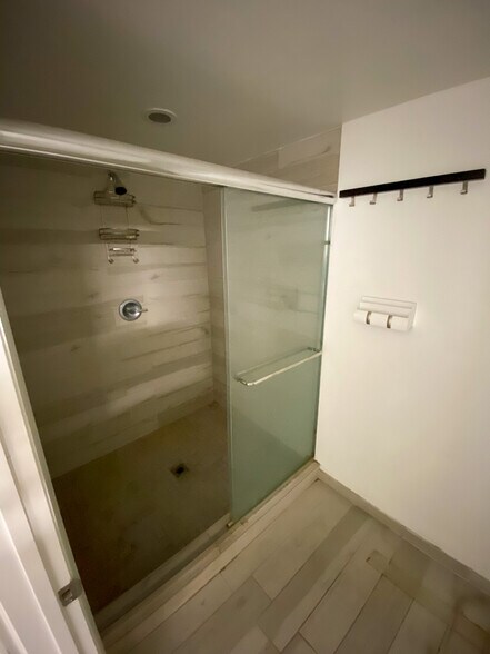 More Photos Of 2845 NW 35th St, Miami Warehouse For Sale