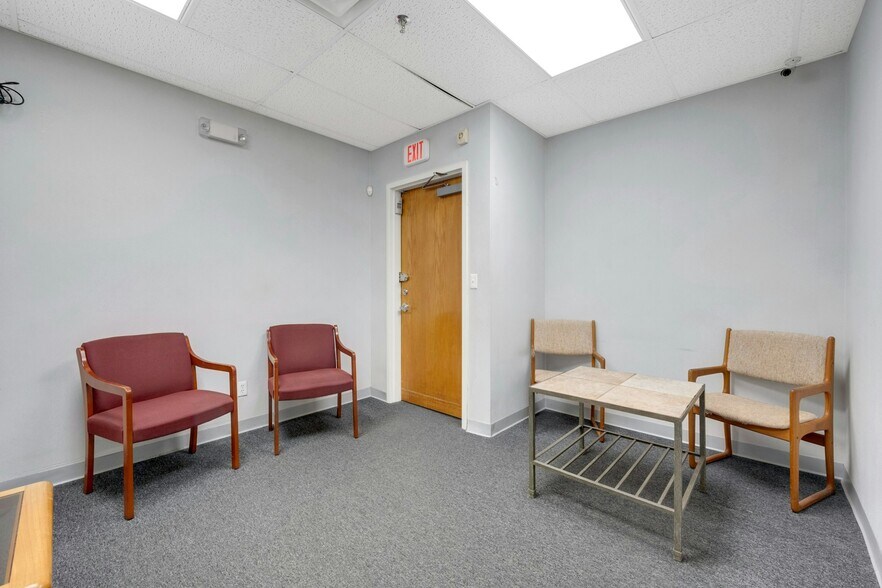 More Photos Of 970 N Broadway, Yonkers Medical For Lease