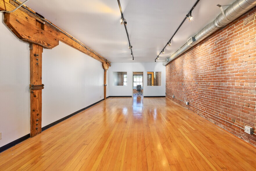More Photos Of 6161 Santa Monica Blvd, Los Angeles Loft Creative Space For Lease