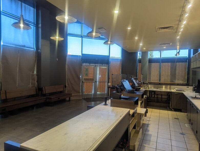 More Photos Of 7122 Beverly Blvd, Los Angeles Storefront Retail Office For Lease