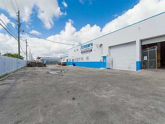 More Photos Of 995 NW 72nd St, Miami Warehouse For Lease