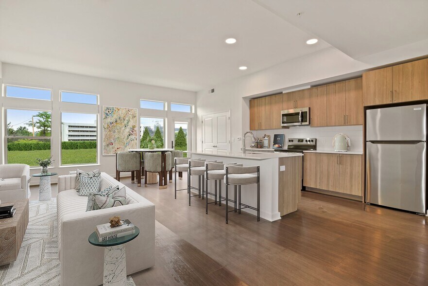 More Photos Of 7970 Maitland St, McLean Apartments For Lease