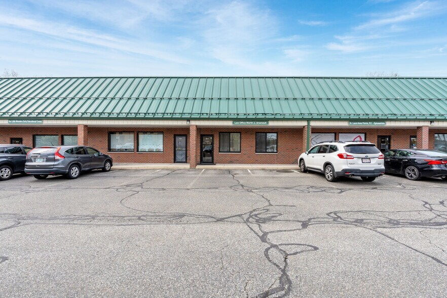 More Photos Of 939-941 Salem St, Groveland Storefront Retail Office For Sale