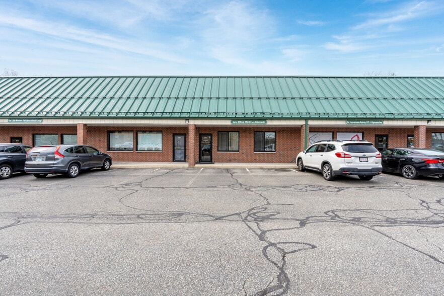 More Photos Of 939-941 Salem St, Groveland Storefront Retail Office For Sale