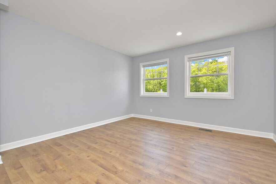 More Photos Of 1086 Long Ridge Rd, Stamford Storefront Retail Office For Lease