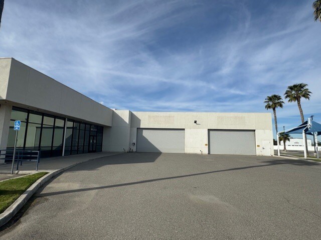 More Photos Of 4625 Wible Rd, Bakersfield Auto Dealership For Lease