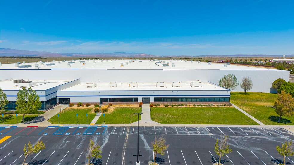 More Photos Of 2801 W Avenue H, Lancaster Distribution For Lease