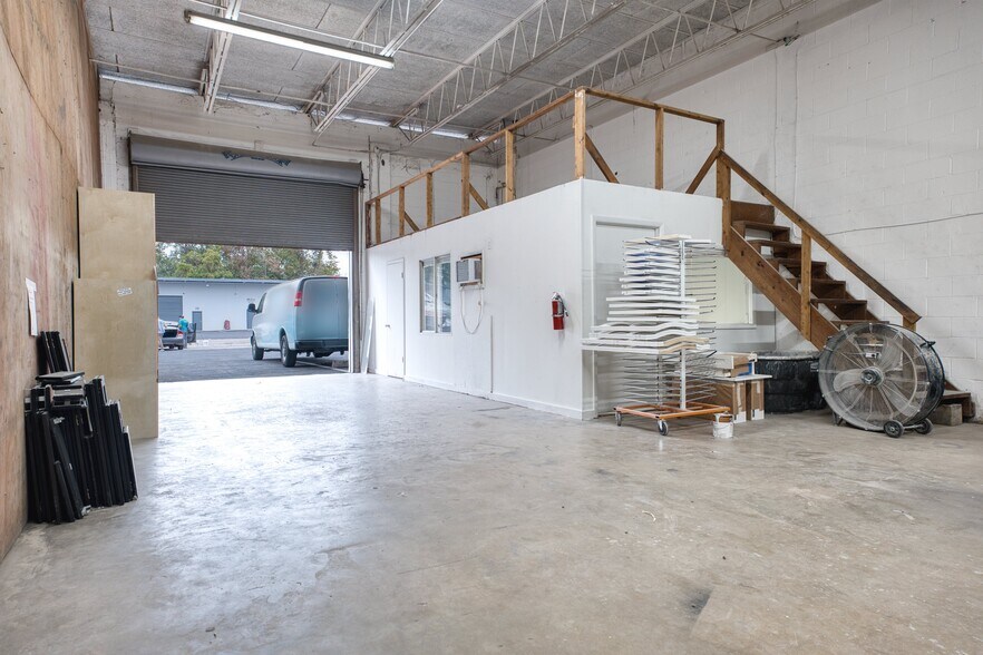 More Photos Of 4549 St Augustine Rd, Jacksonville Warehouse For Lease
