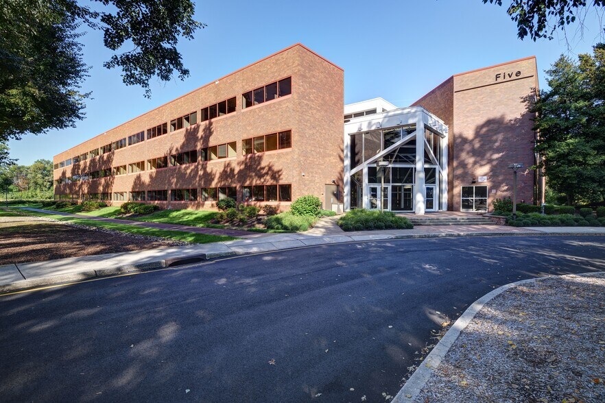 More Photos Of 5 Vaughn Dr, Princeton Office For Sale