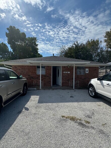 Primary Photo Of 418 Beauty Ln, Whitesboro Specialty For Lease