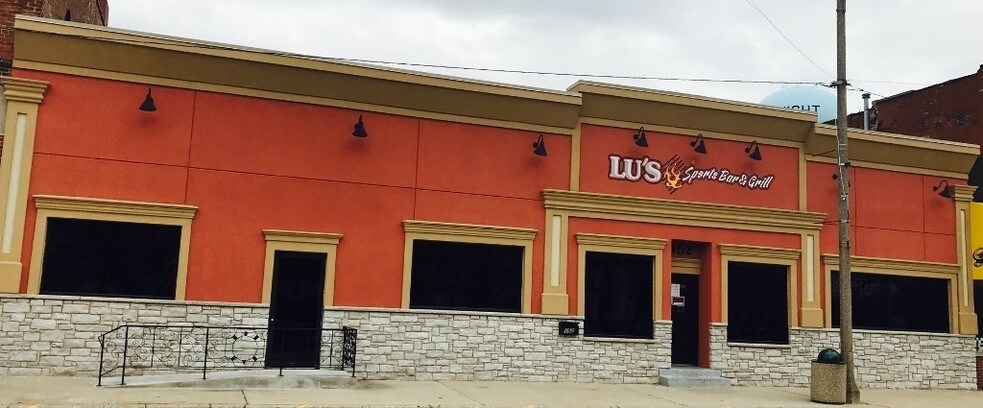 Primary Photo Of 152 E Main St, Dwight Bar For Lease