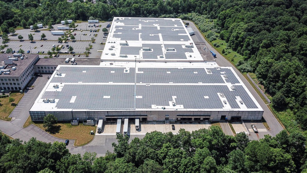 More Photos Of 350 Clark Dr, Mount Olive Warehouse For Lease