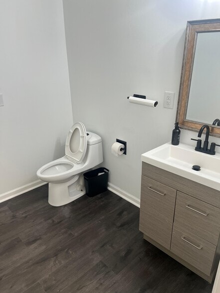 More Photos Of 530 Highland Station Dr, Suwanee Medical For Lease