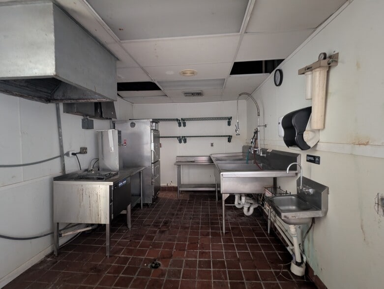 More Photos Of 1430 Washington Blvd, Beaumont General Retail For Sale