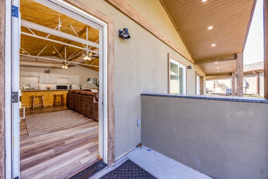 More Photos Of 12625 Sandpiper Rd, Thackerville Specialty For Sale