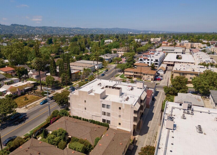 More Photos Of 12235 Magnolia Blvd, Valley Village Apartments For Sale