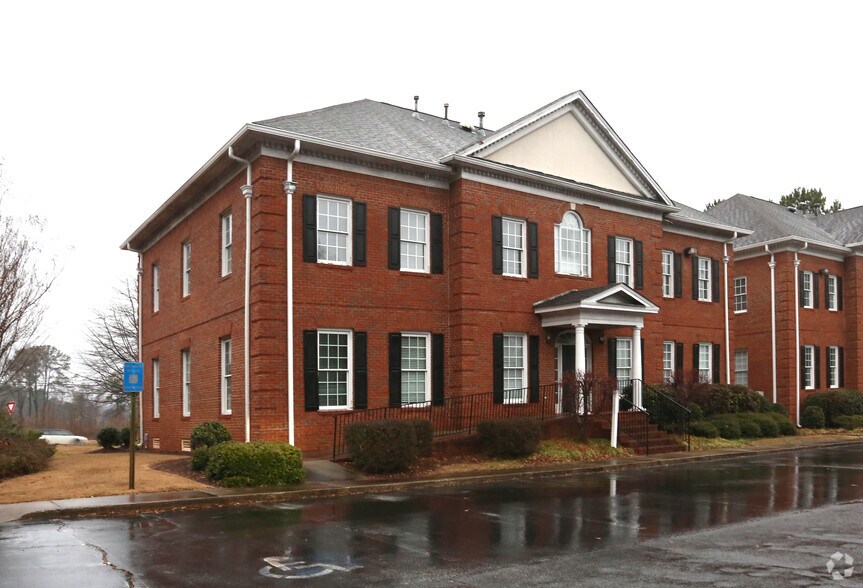 More Photos Of 795 E Lanier Ave, Fayetteville Office For Lease