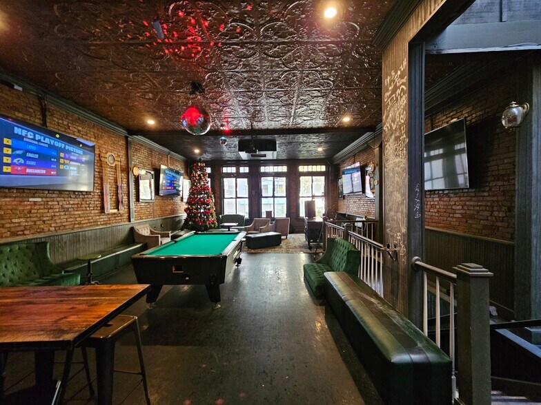 More Photos Of 1404 Main St, Dallas Restaurant For Sale