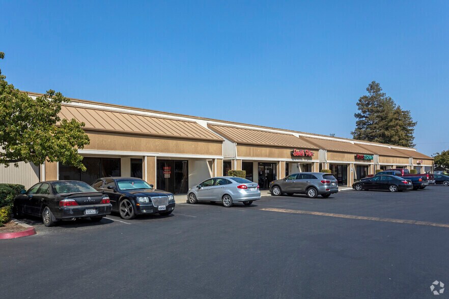 More Photos Of 2700-2780 W Shaw Ave, Fresno Unknown For Lease