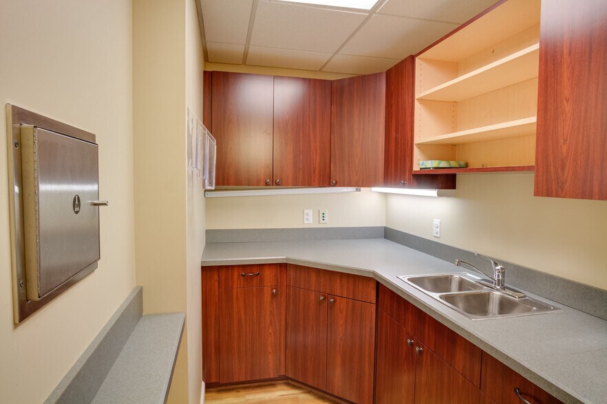 More Photos Of 59 Franklin St, Morristown Medical For Sale