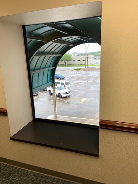 More Photos Of 755 S 11th St, Beaumont Office For Lease