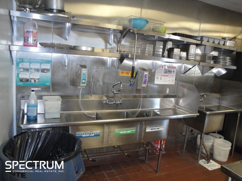 More Photos Of 26306 Diamond Pl, Santa Clarita Distribution For Lease