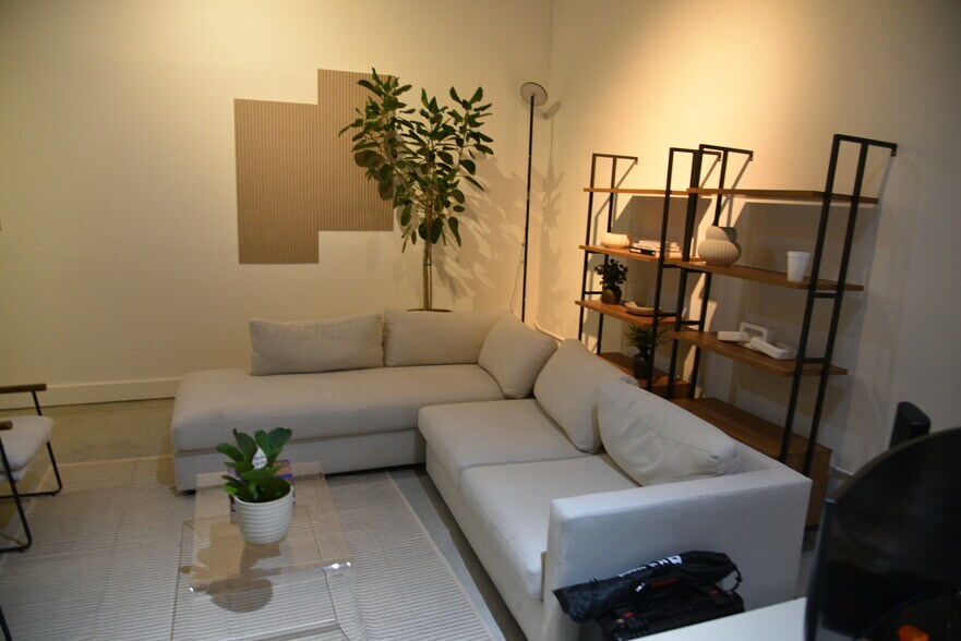 More Photos Of 2310 W 79th St, Hialeah Warehouse For Sale