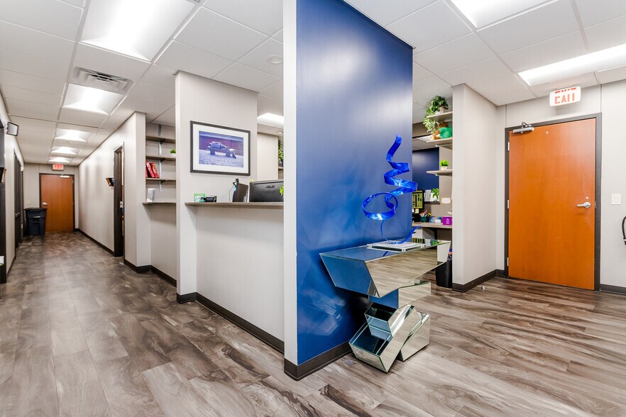 More Photos Of 5477 Glen Lakes Dr, Dallas Medical For Lease