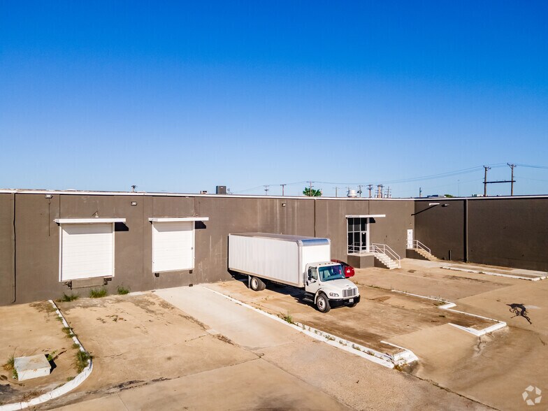 More Photos Of 1170 109th St, Grand Prairie Warehouse For Lease