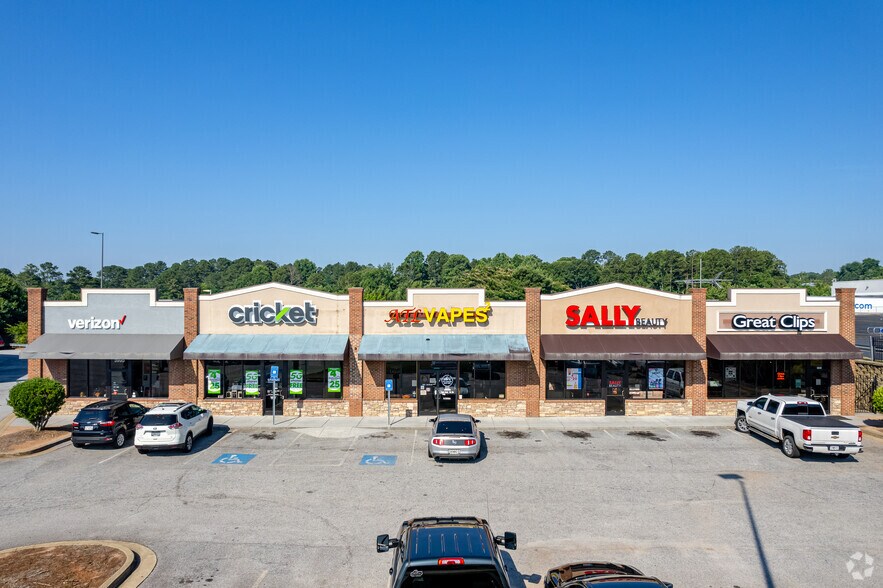 More Photos Of 3870-3998 Bremen Crossing, Bremen General Retail For Lease