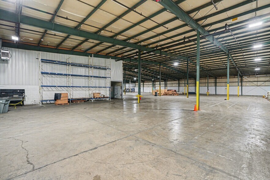 More Photos Of 49 S 2nd St, New Vienna Manufacturing For Lease