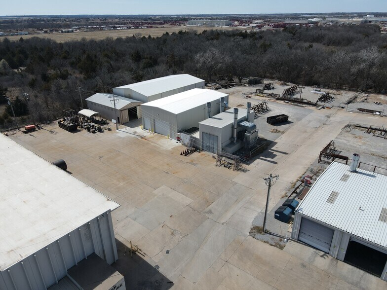 More Photos Of 1200 E Highway 7, Duncan Manufacturing For Sale