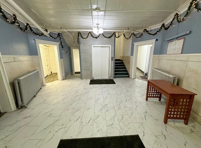 More Photos Of 408 James St, Syracuse Apartments For Sale