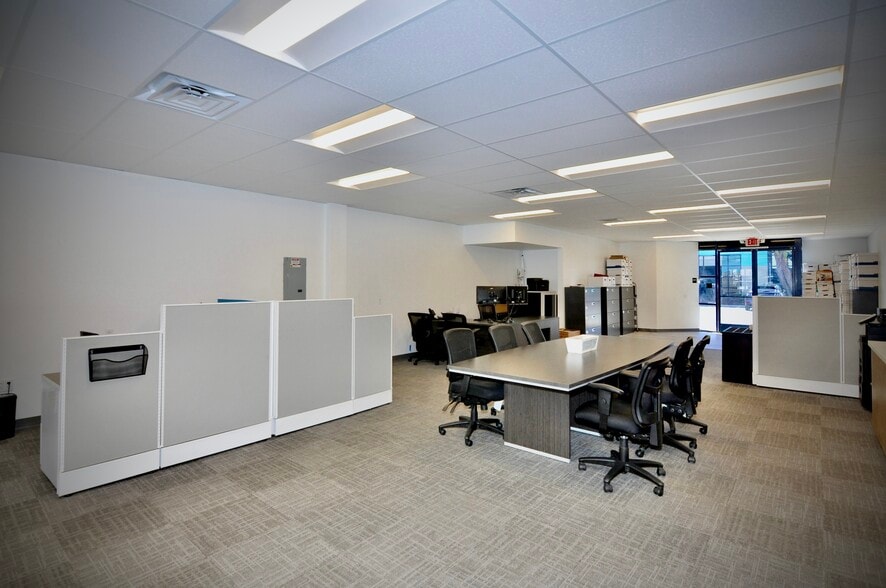 More Photos Of 9520 Padgett St, San Diego Light Manufacturing For Lease