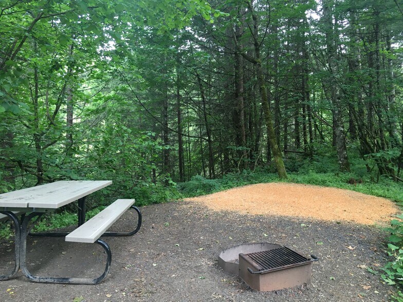 More Photos Of 112 Bylin Rd, Stevenson Trailer Camper Park For Sale