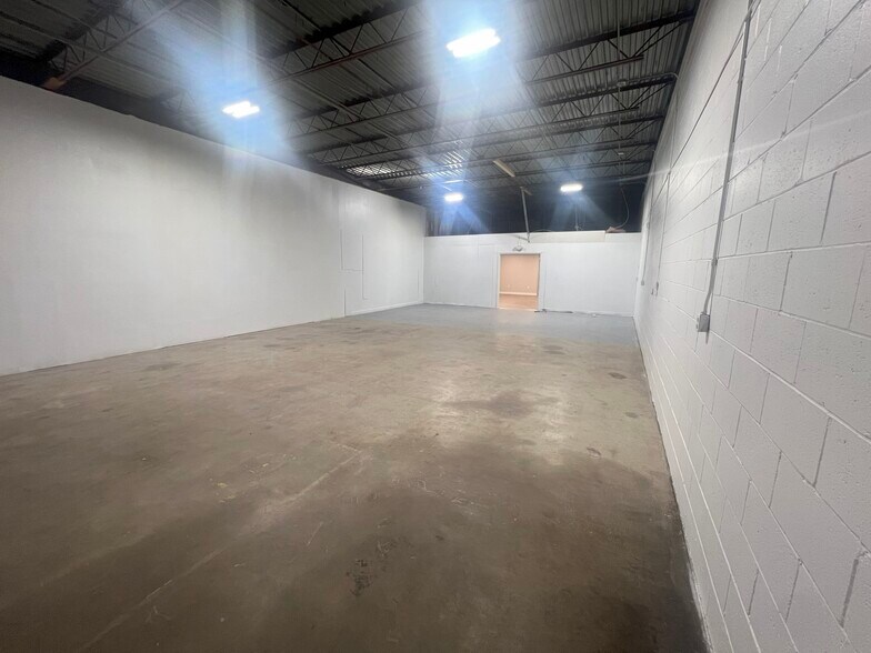 More Photos Of 105 Orders Ave, Greenville Warehouse For Lease