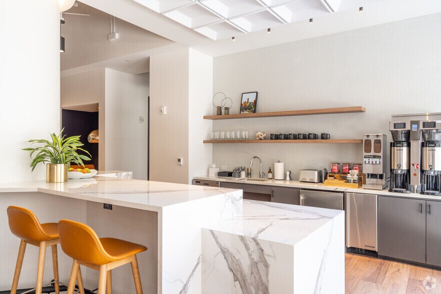 More Photos Of 845 Texas Ave, Houston Coworking Space