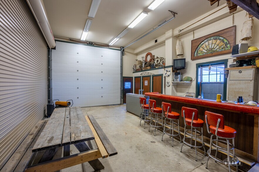 More Photos Of 2272 Main St, Essex Marina For Sale