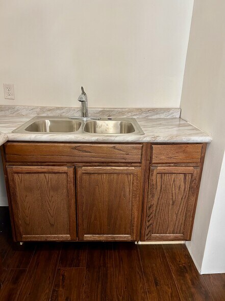 More Photos Of 405 River Rd, Redfield Apartments For Sale