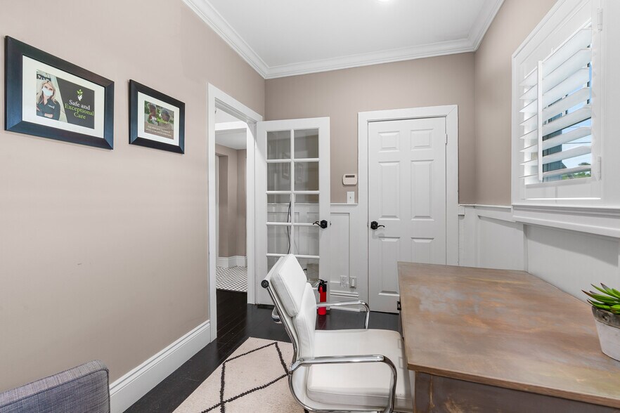 More Photos Of 354 NE 1st Ave, Delray Beach Office For Sale