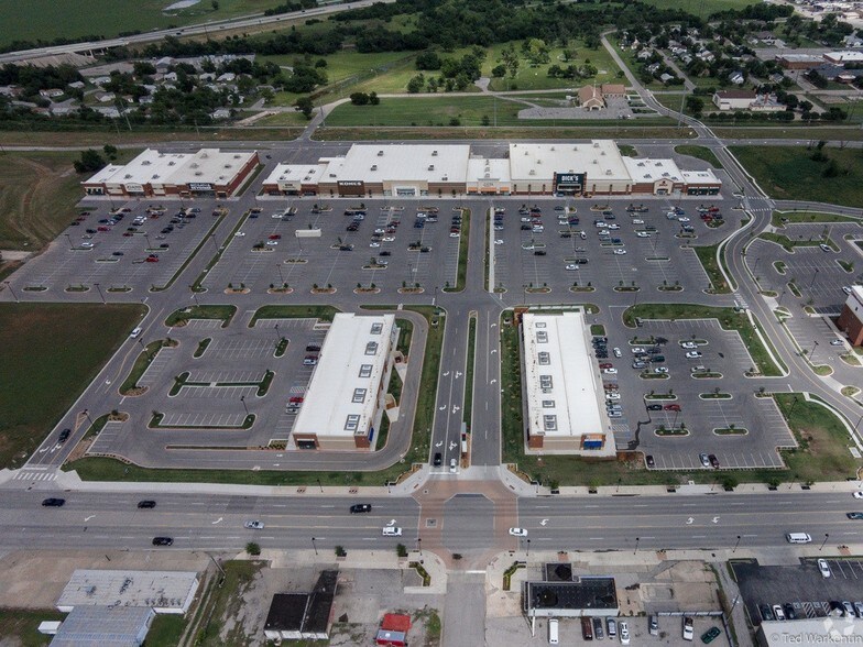 More Photos Of 101 W Gore Blvd, Lawton Land For Sale