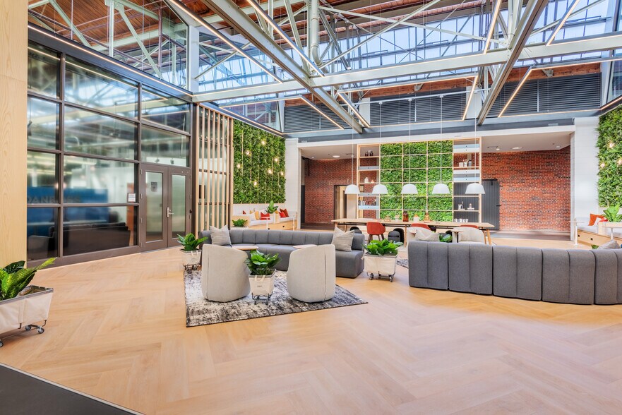 More Photos Of 1435 W Morehead St, Charlotte Loft Creative Space For Lease