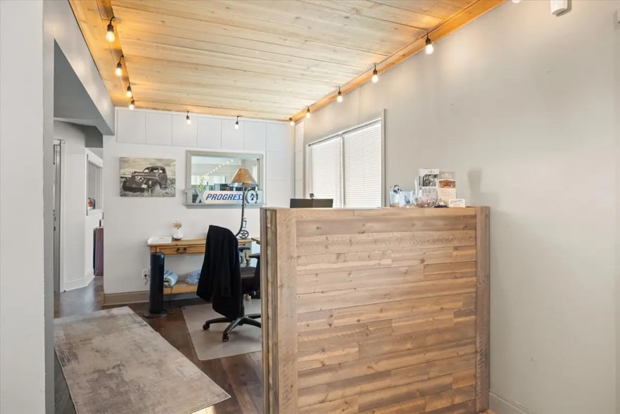 More Photos Of 4400 E Hwy 377, Granbury Office For Sale