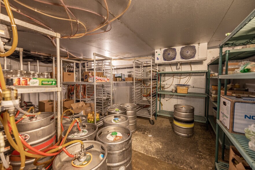 More Photos Of 743 Haywood Rd, Asheville Restaurant For Sale