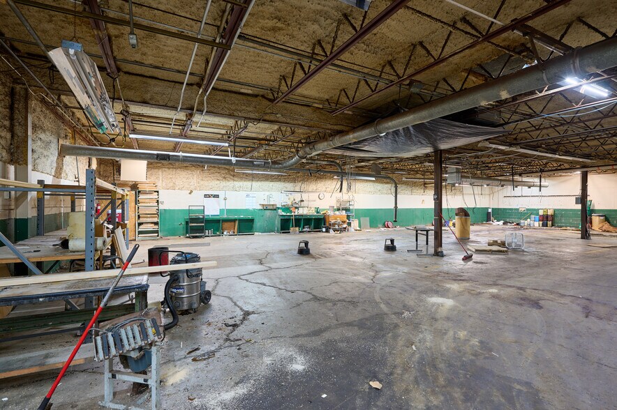 More Photos Of 352 Center St, Caledonia Manufacturing For Sale