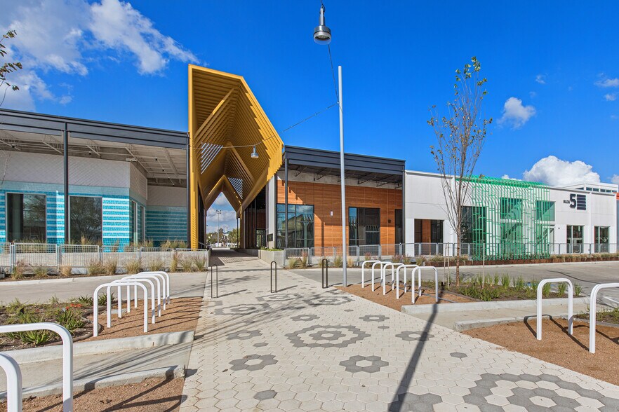 More Photos Of 600 N Shepherd Dr, Houston Unknown For Lease